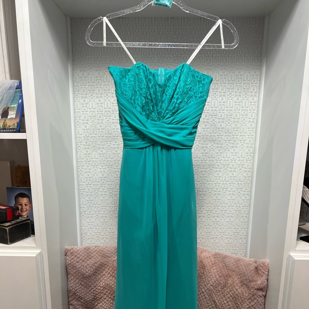 B2 Jasmine Dress, bridal party style. Sea green color size 6, w/ optional straps